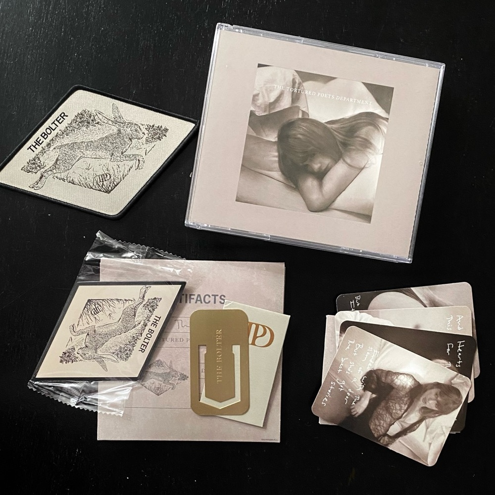 Taylor swift the tortured poets department deluxe cd The Bolter edition